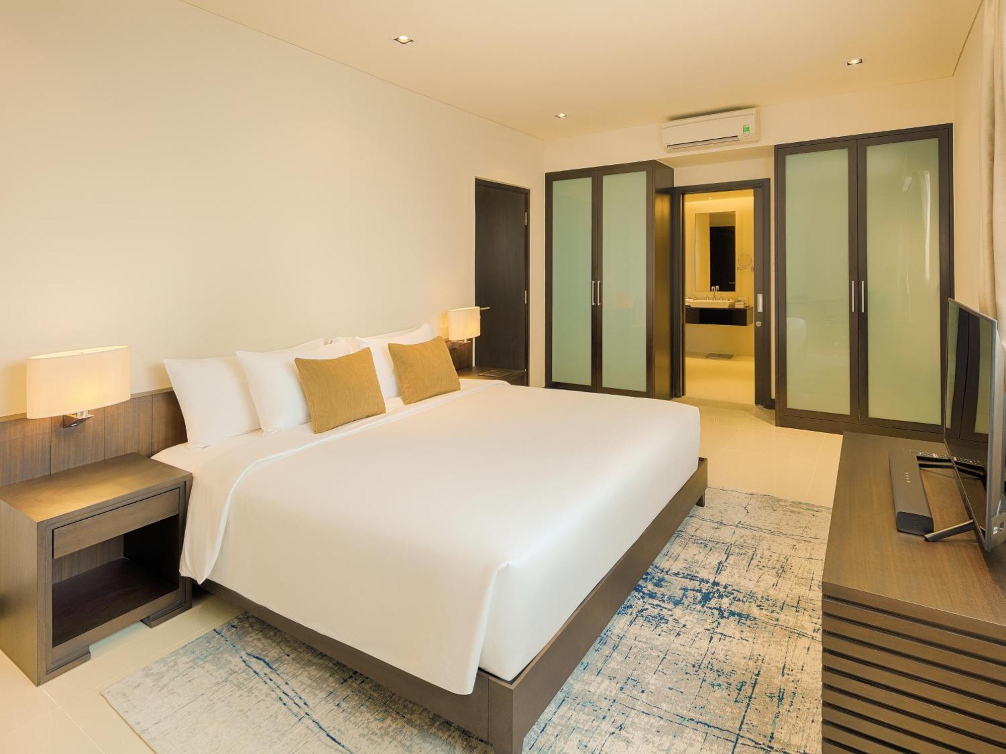 The Costa Residences 5*
