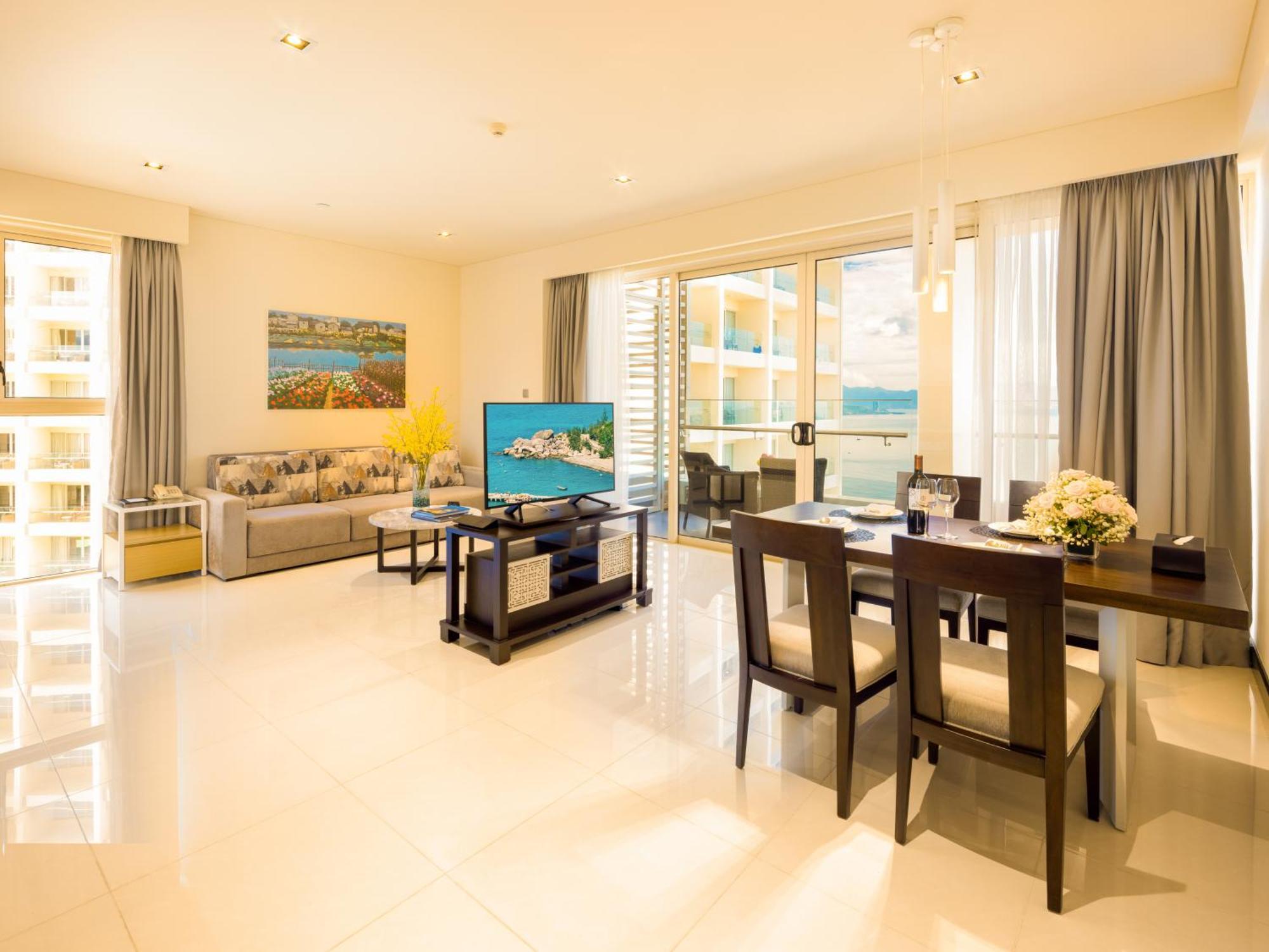 The Costa Residences 5*